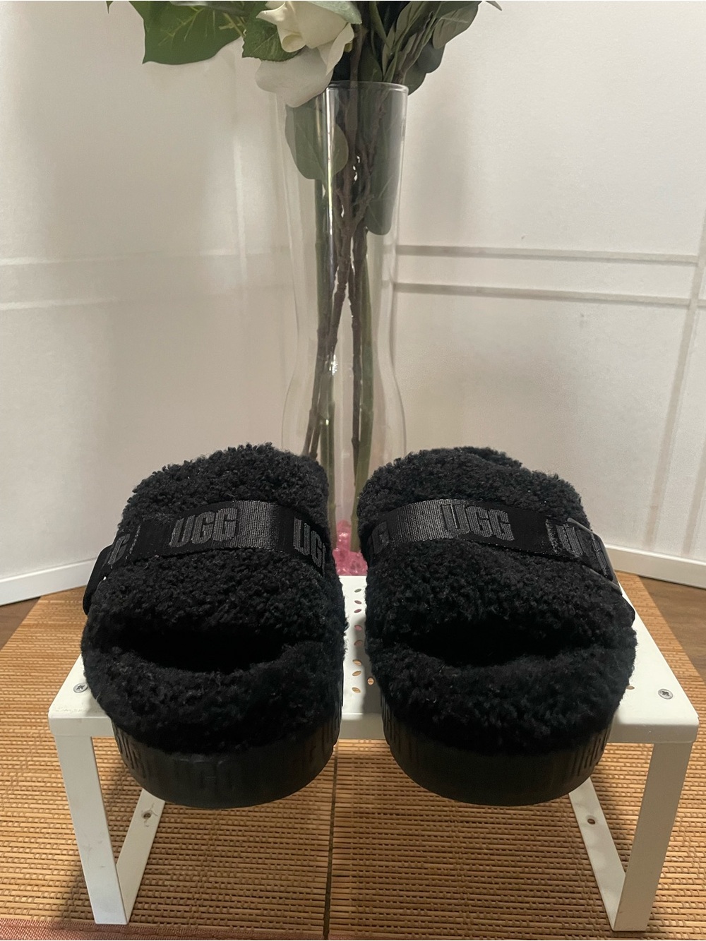 UGG Fluffita Slide Slippers Black Size 7 STYLE: 1113475-BLK - Picture 3 of 15